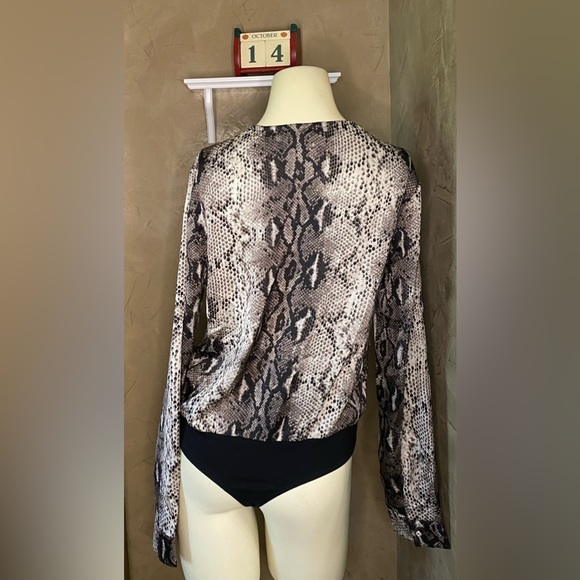 ee: some Wrap Satin Bodysuit color snake Women’s size Small - Picture 4 of 14